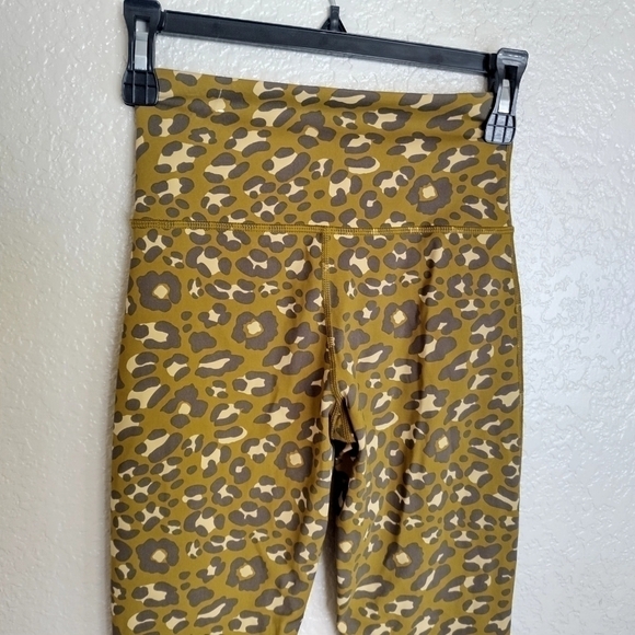 Aerie offline goals high rise 7/8 leggings leopard print sz S - Picture 5 of 7